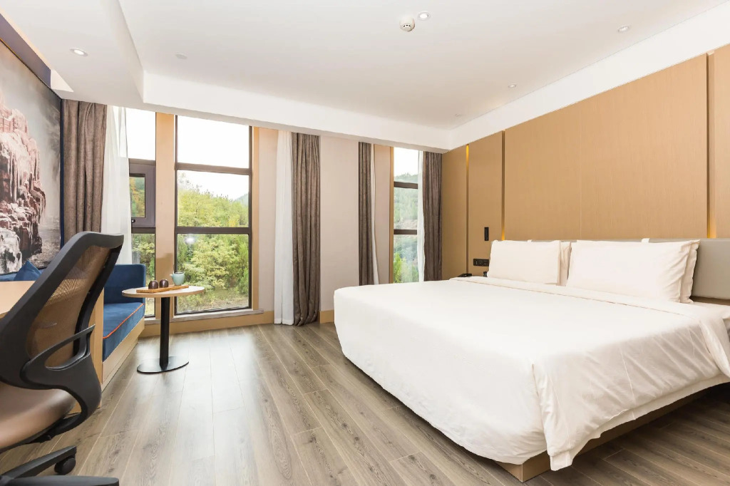 Atour Yanan Zaoyuan Hotel