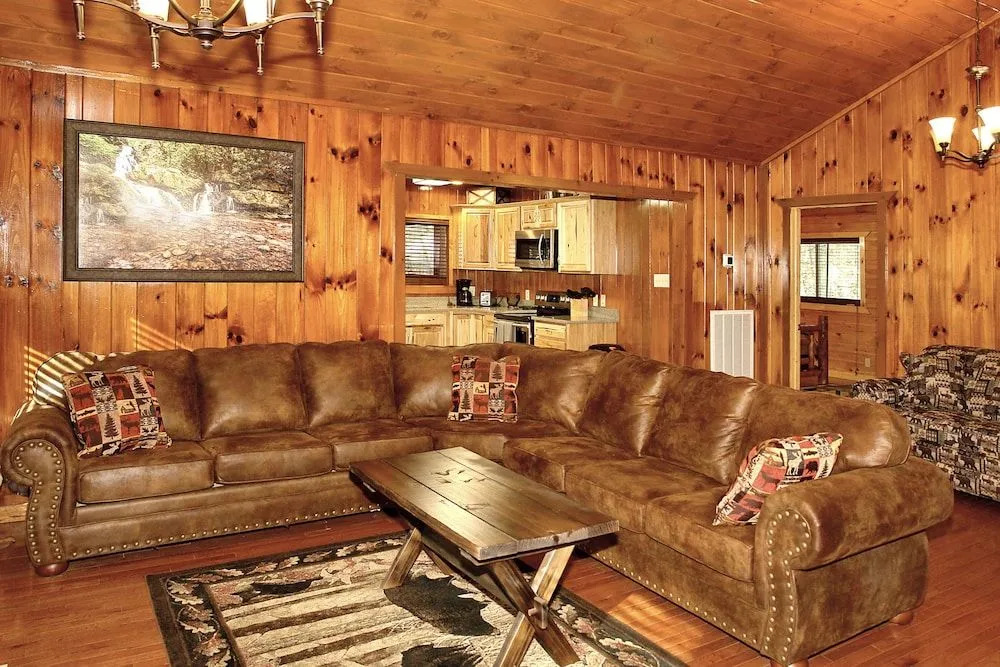 Laurel Manor Close To Downtown 4 Bed Rooms Hot Tub And Fire Pit