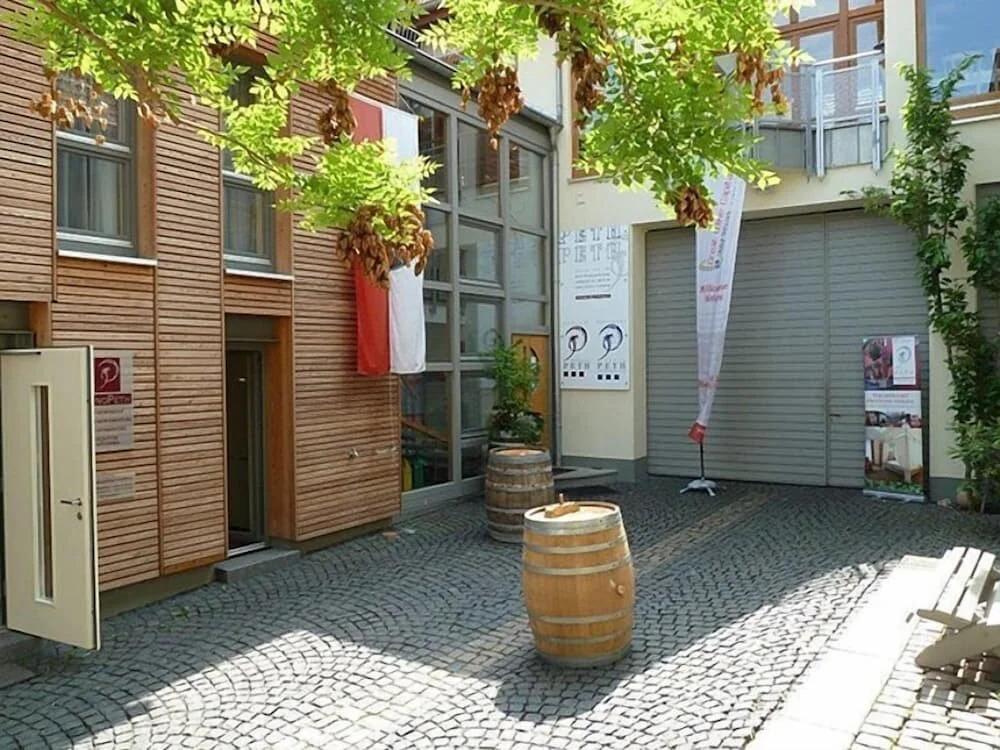 Gästehaus & Weingut PETH