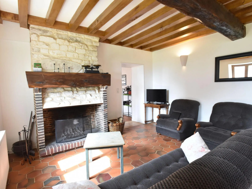 Tasteful Holiday Home in Sormery With Swimming Pool
