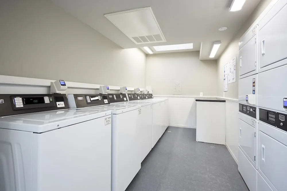 Deluxe Braeswood Place Suites by Sonder