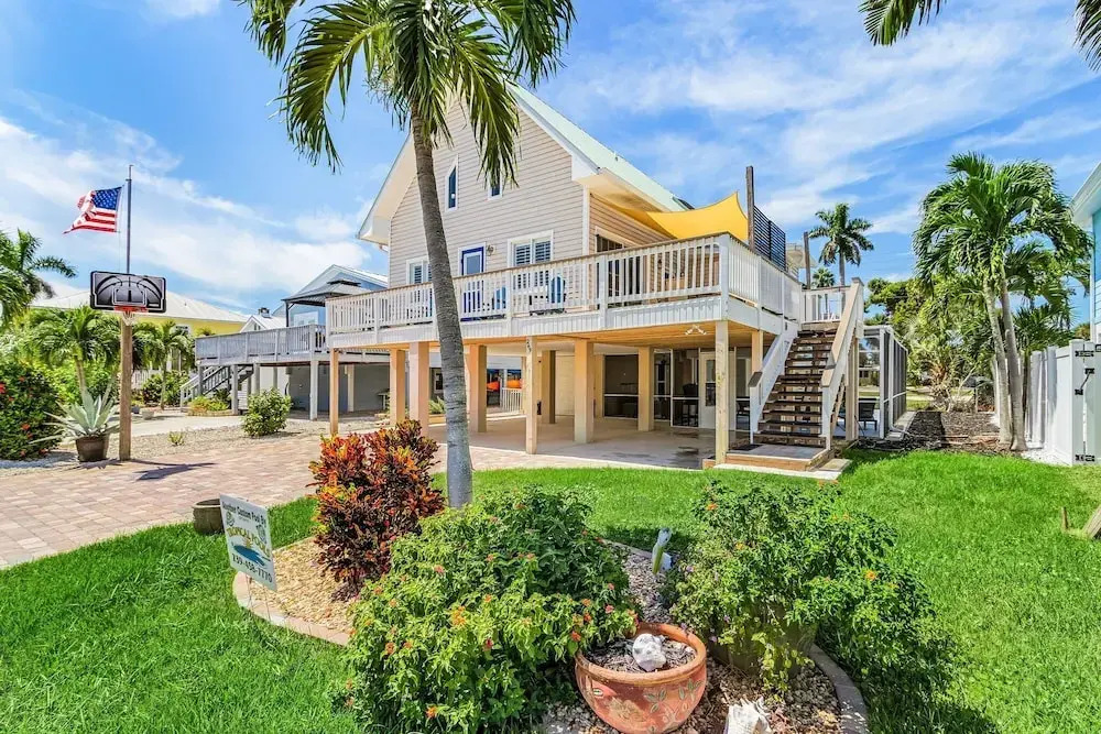 249 Pearl Paradise: 3br/3ba Pool Home! 3 Bedroom Home
