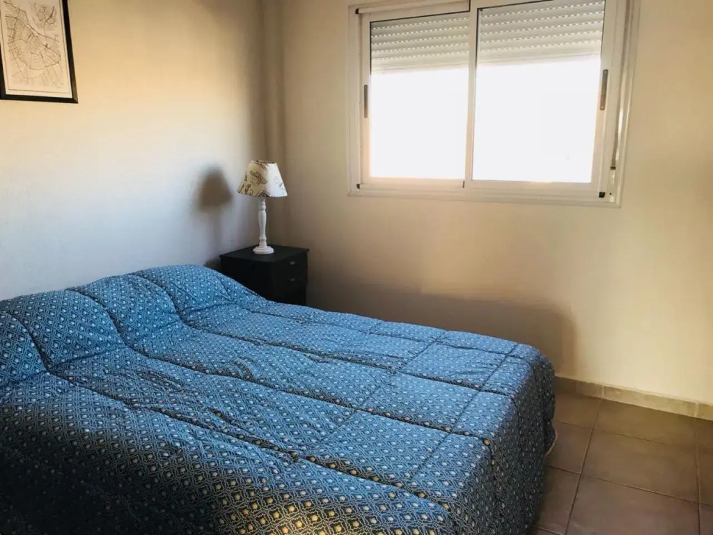 Hermoso apartamento a pasos de BV Pellegrini cochera!
