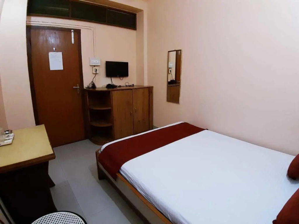 OYO 7359 Hotel Rhino