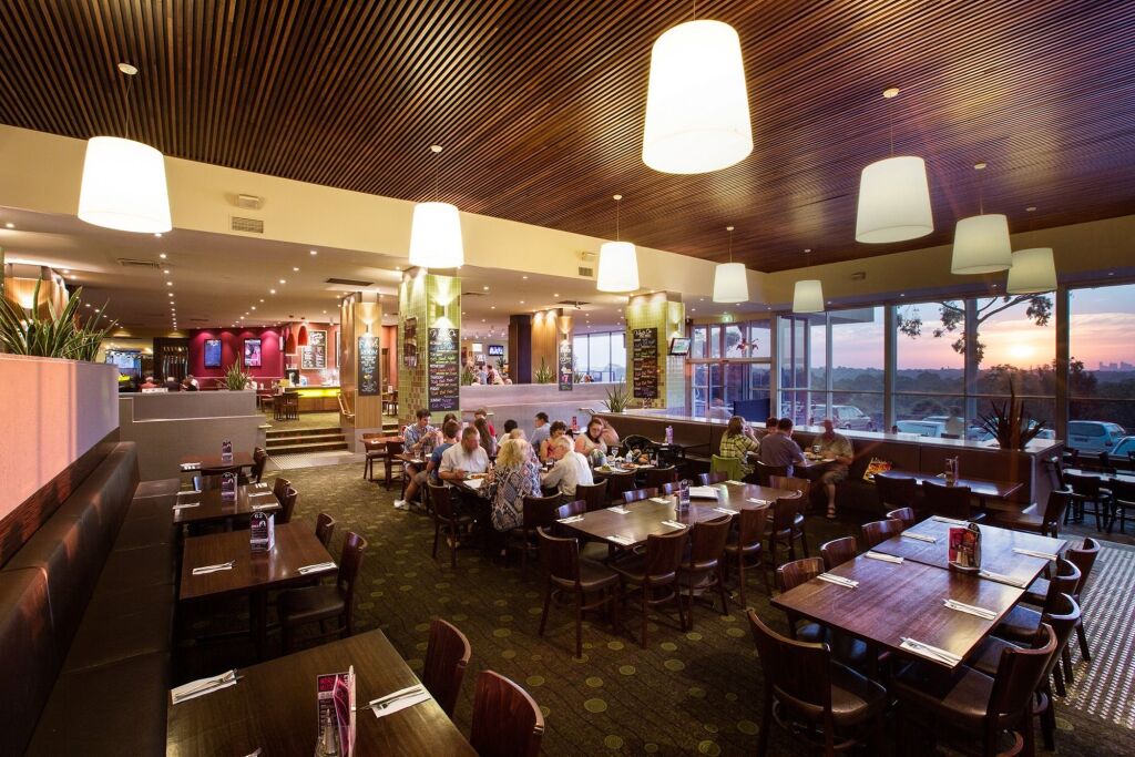 Nightcap at Shoppingtown Hotel