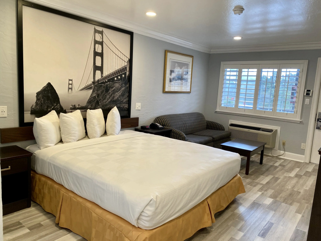 Aura Inn Monterey