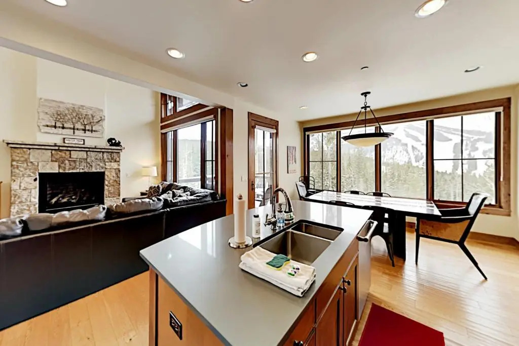 Luxury Villa #301 Next To Resort Hot Tub & Great Views - FREE Activities & Equipment Rentals Daily