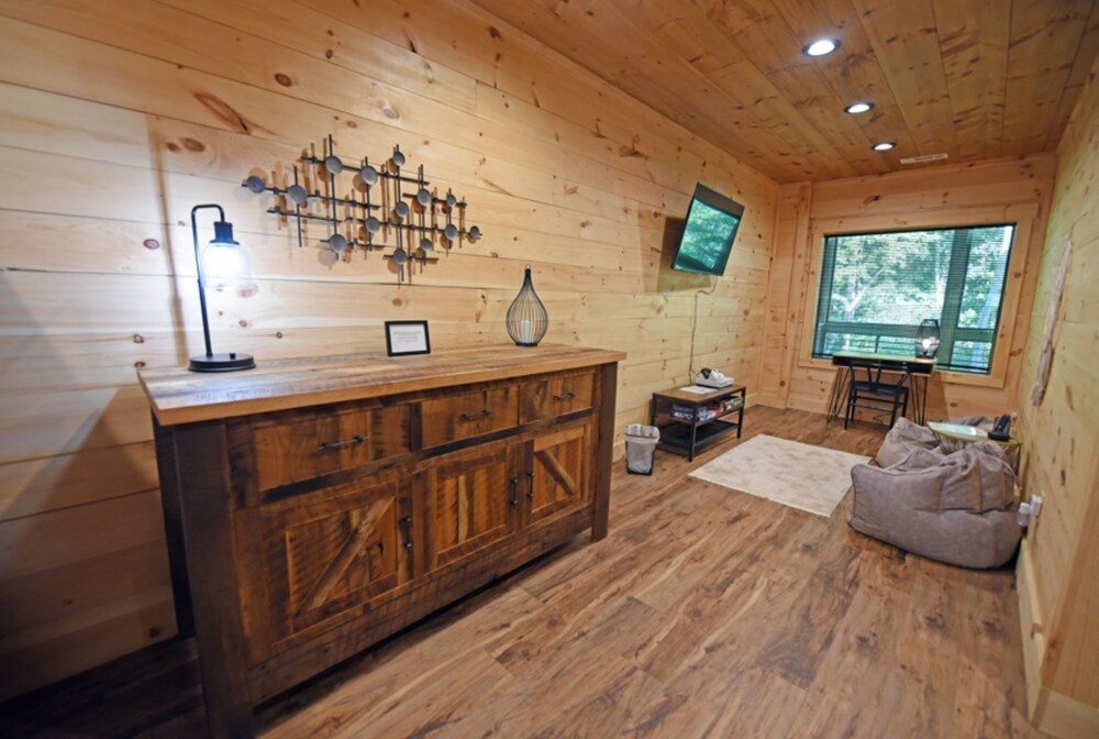 Hidden Creek Cabin by Escape to Blue Ridge
