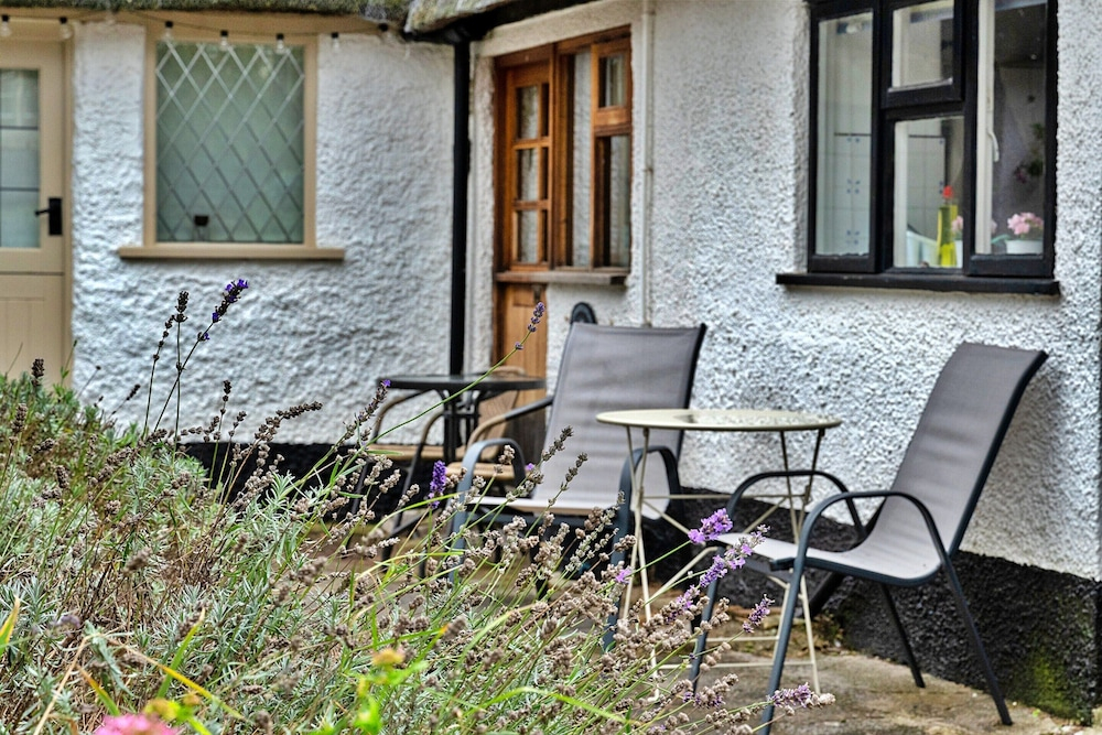 1 Bedroom Cottage in Stogursey, No Deposit