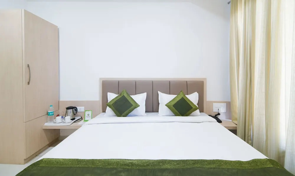 Treebo Avadh Residency