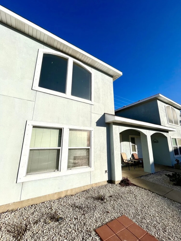 New Owner! 3 Bed, 2.5 Bath Townhouse, Close To Whitecap Beach 3 Bedroom Townhouse by Redawning