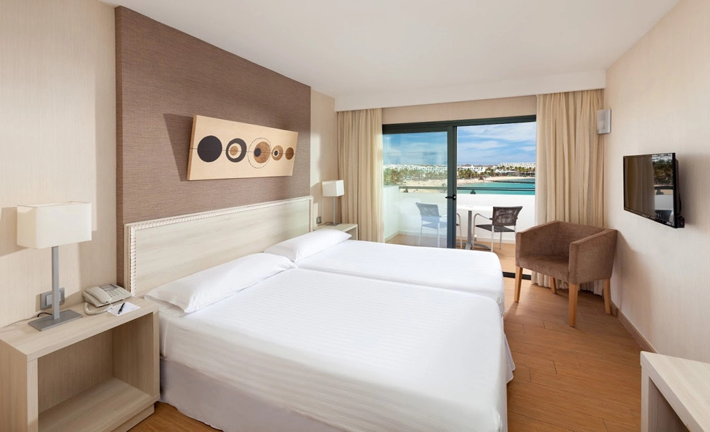 Отель THB Lanzarote Beach