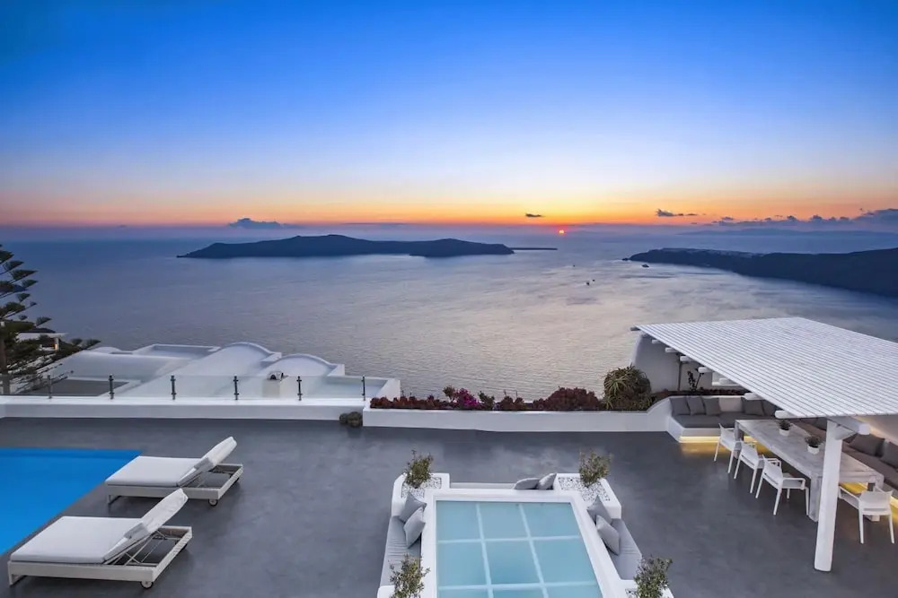 Immaculate 5-bed With Pool - Villa Eros Sea