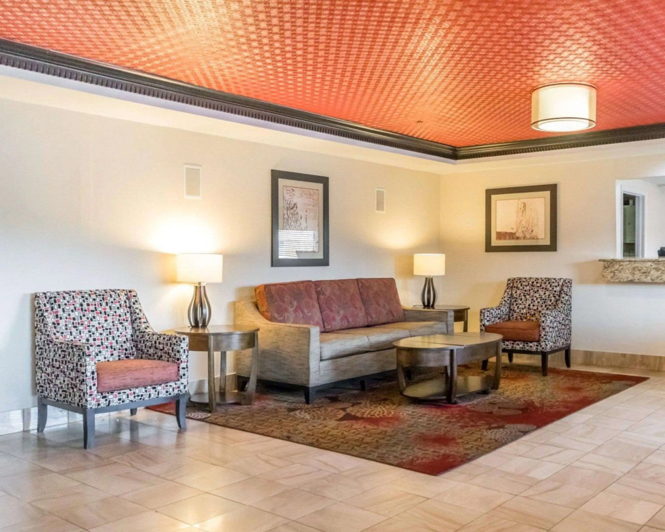 Quality Inn & Suites University-Airport