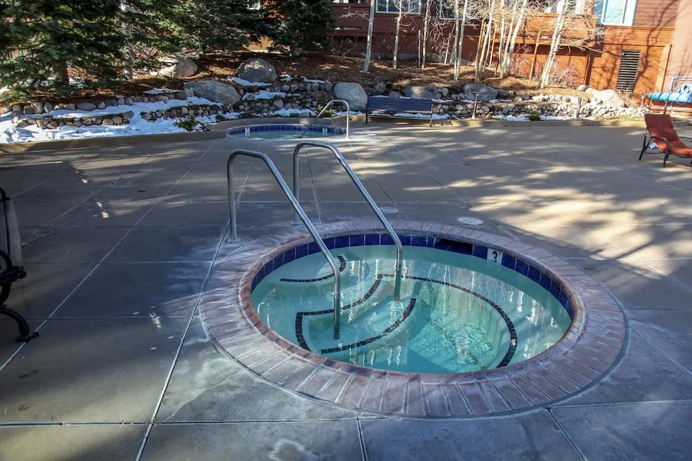 Juniper Springs Lodge 539 Deluxe Condo Great Complex Amenities near Ski-In Ski-Out by RedAwning