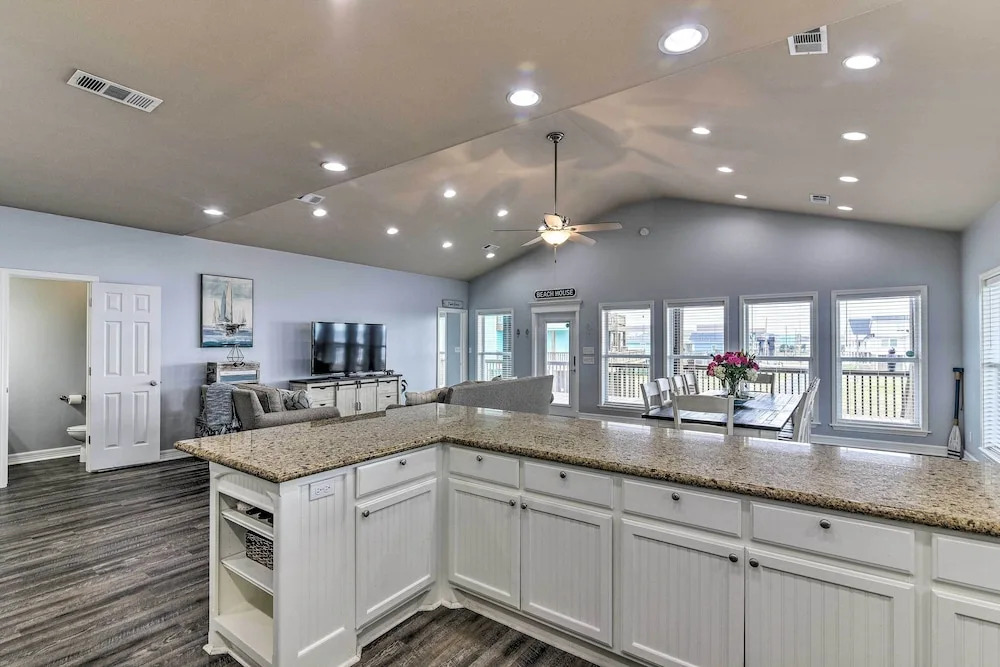 Group Getaway w/ Deck, Steps to Crystal Beach!