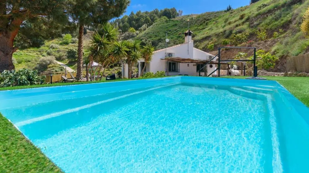 Cortijo Baeza Torrox by Ruralidays