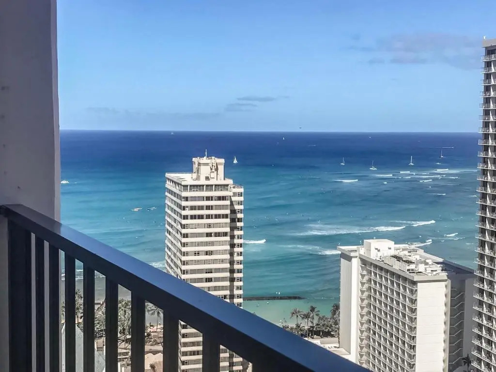 Waikiki Banyan 3410 Stunning Ocean, Surfer & Sunset View's