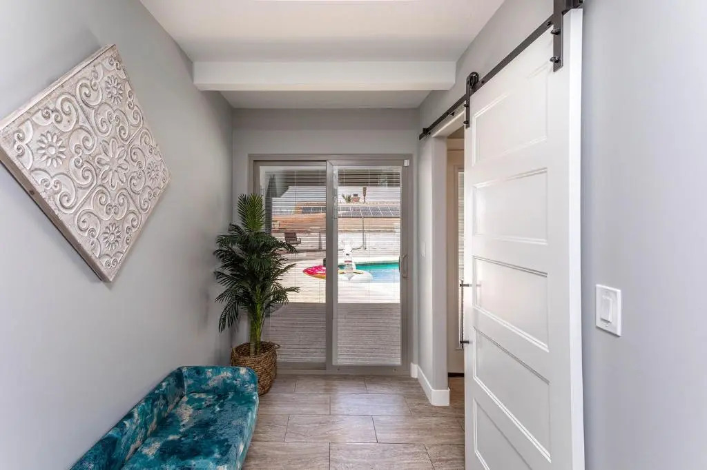 NEW - Havasunny Stay - Sleeps 16, Pool, Spa, Game Room, Fire Pit, Sunsets, Near Lake