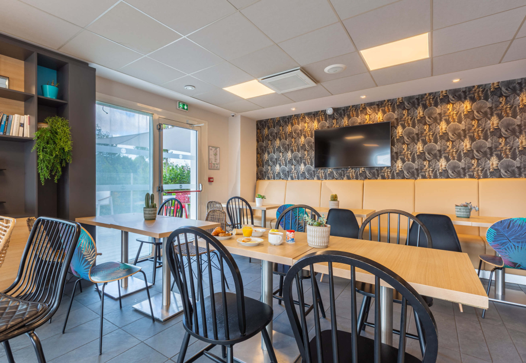 B&B HOTEL CHARTRES Oceane