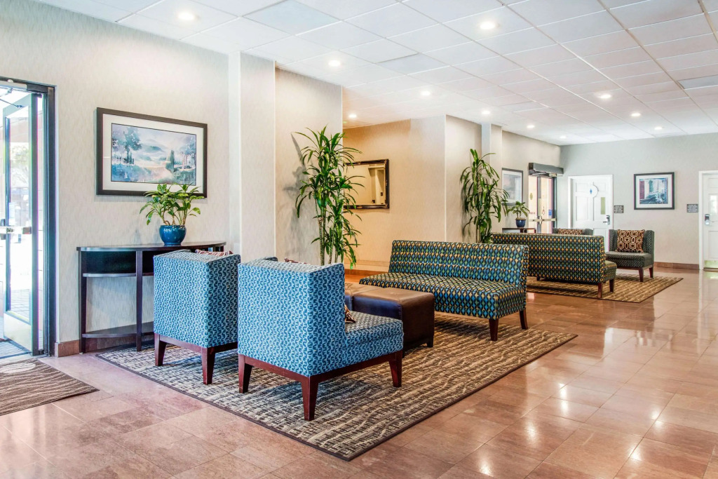 Comfort Inn By the Bay