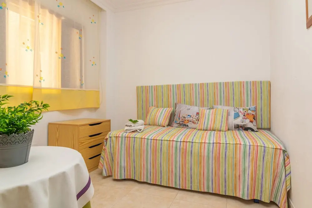 Bella in Alc dia With 3 Bedrooms and 2 Bathrooms