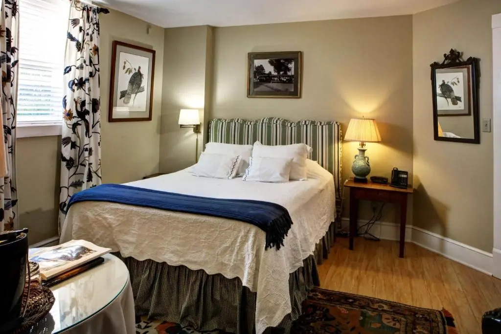 200 South Street Inn
