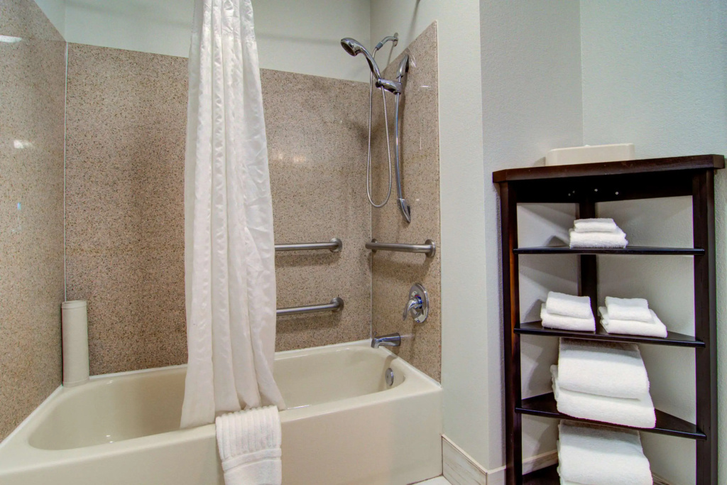 Comfort Suites Newport News Airport