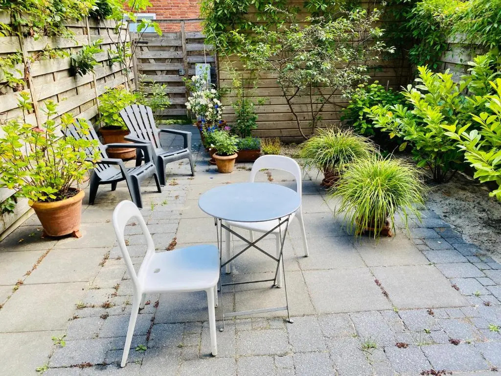 Comfortable private patio room