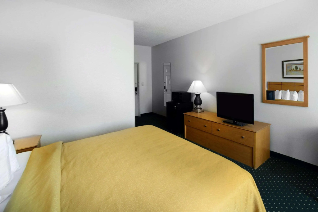 Quality Inn & Suites Springfield