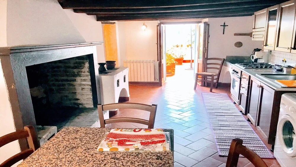 Spoleto Contessa Media, Central Spoleto, Sleeps 4