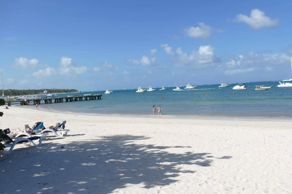 Beach Front Luxury Apartment - BlueBeach
