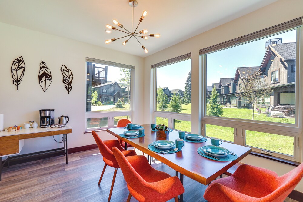 Hike, Ski, Golf, & Fish: Silverthorne Townhome!
