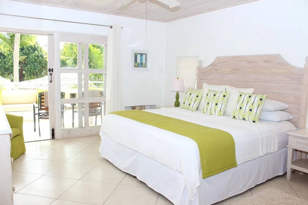 Glitter Bay Suites