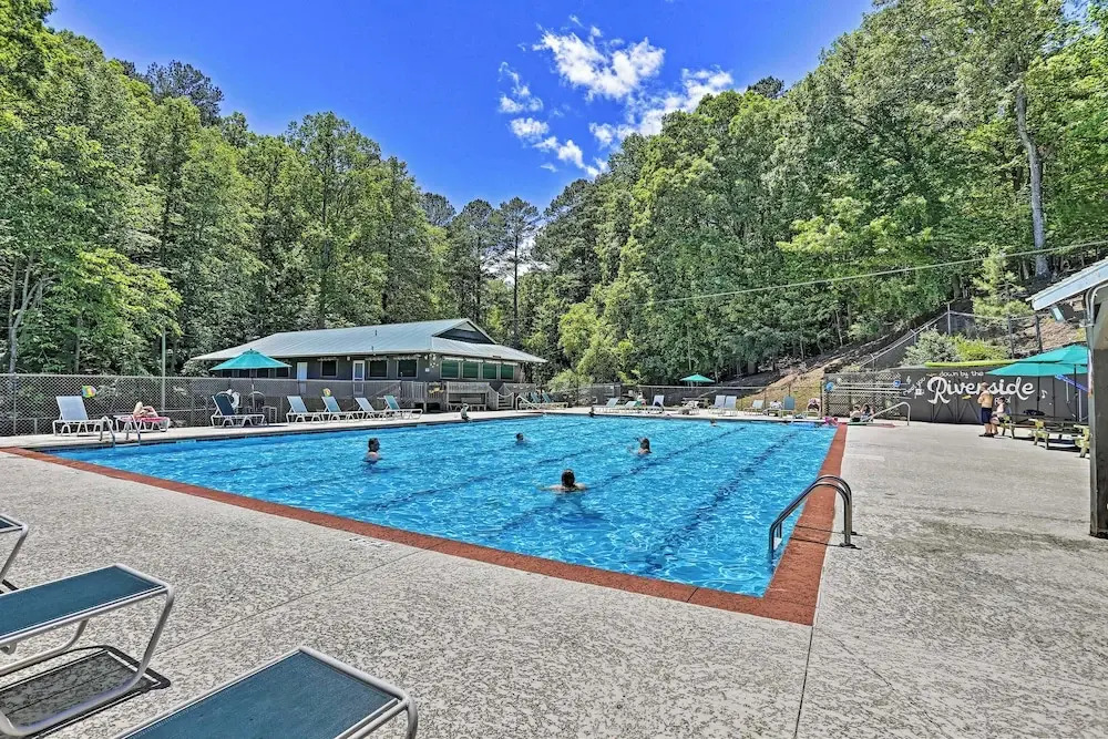 Near Hiking Trails: Hot Tub Haven in Ellijay!