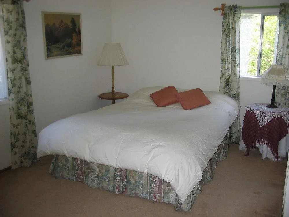 McKenzie River Inn B&B and Cabins