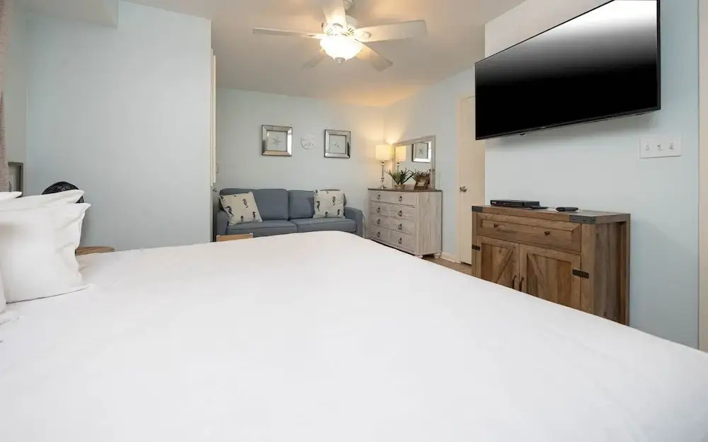 Phoenix Iii 3001 2 Bedroom Condo