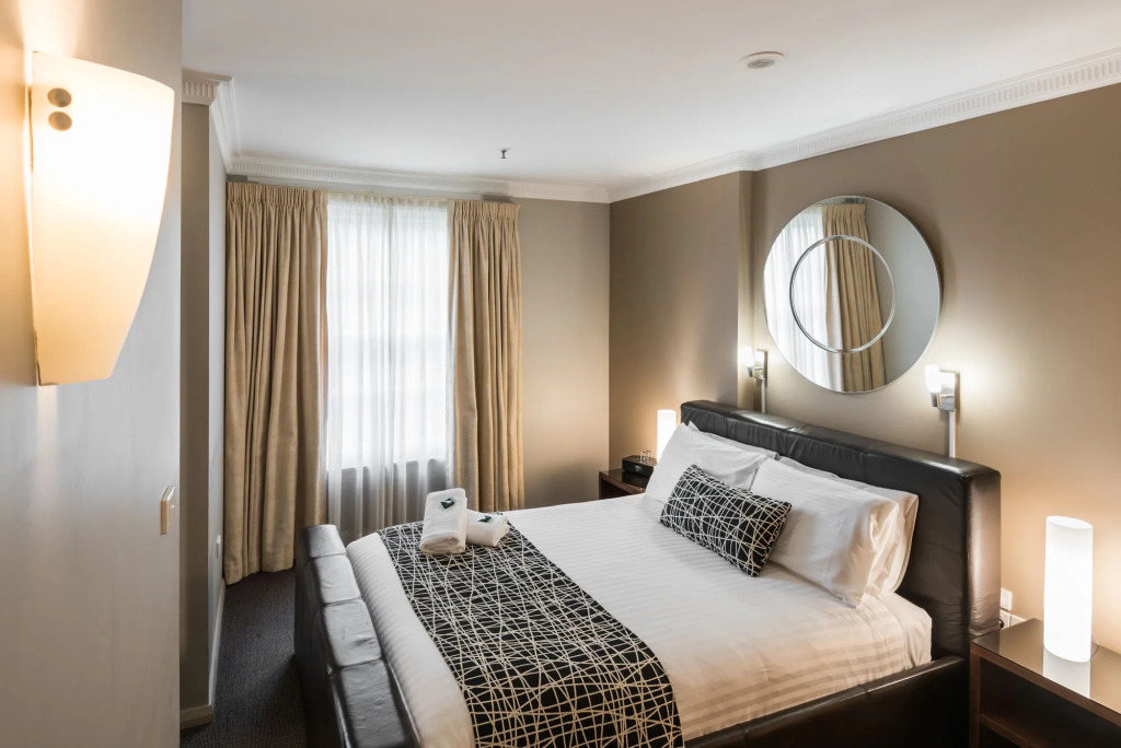 Clarendon Hotel