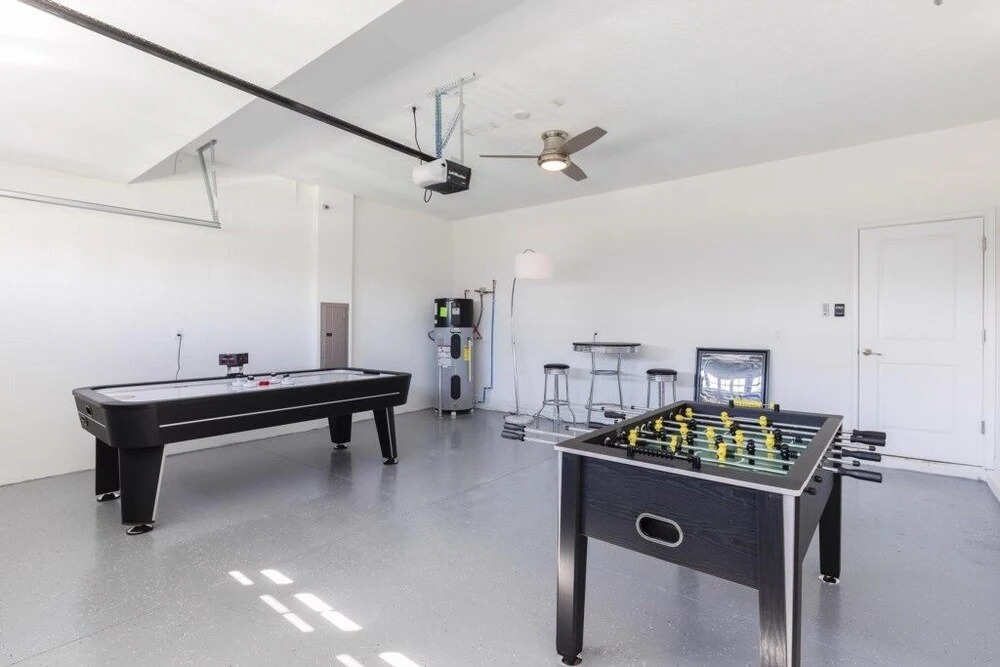 Refreshing 6 Bed Pool Home With Game Room Pool/spa 6 Bedroom Condo by RedAwning