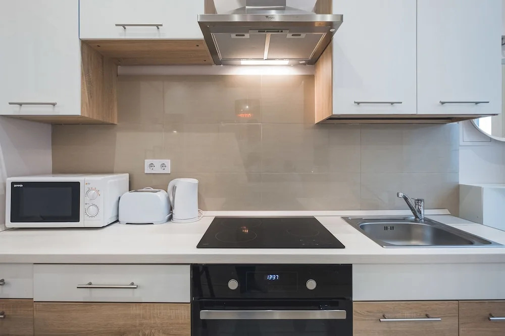 CozyYellowCube Apartment