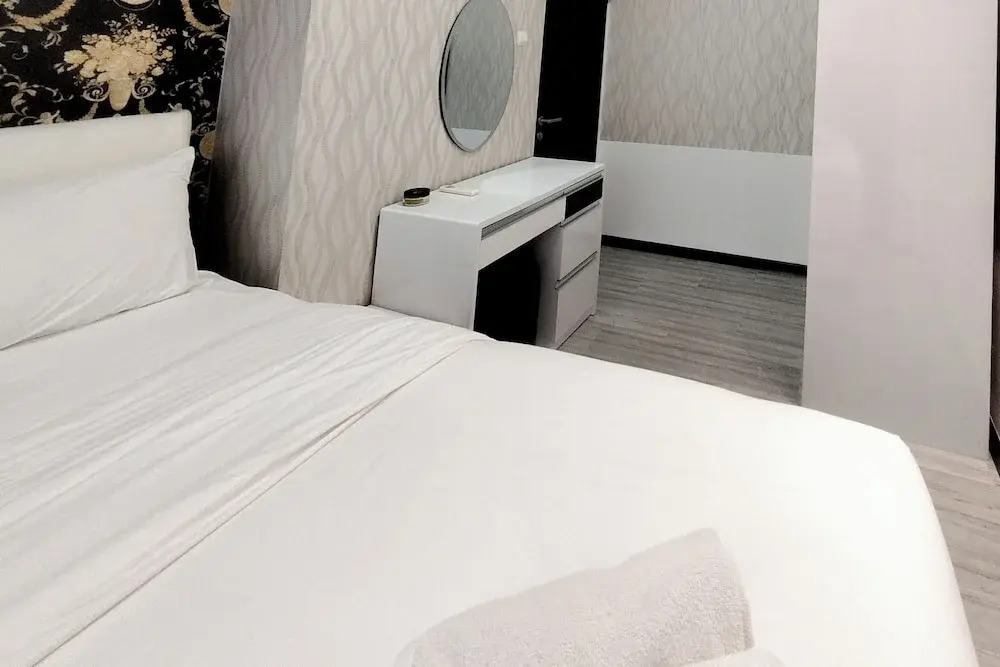 Monochromatic Modern 1Br At Tamansari Prospero Sidoarjo Apartment