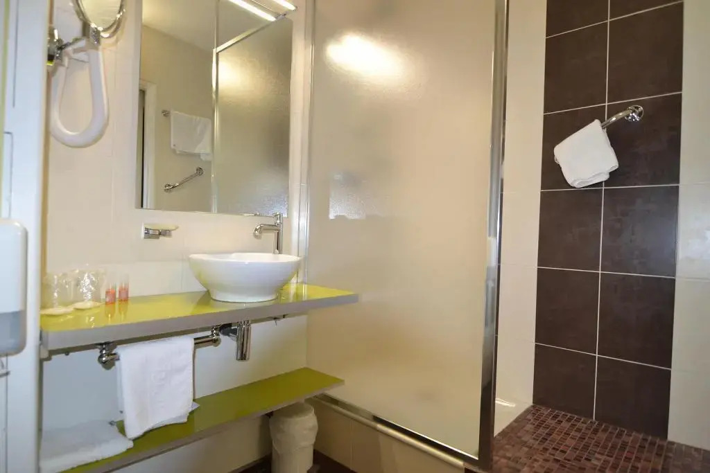 Brit Hotel Cahors - Le France