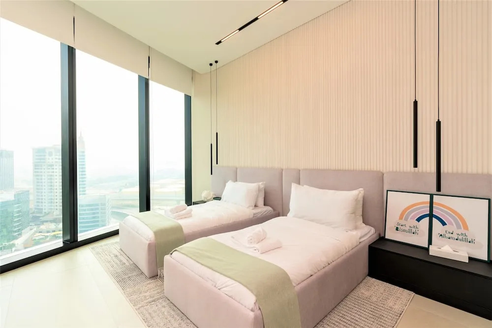 Luxury 3B With Sea View at the Address JBR