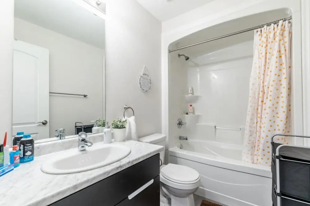 Modern Lakeshore 3BR 3BA TH Free Parking BBQ