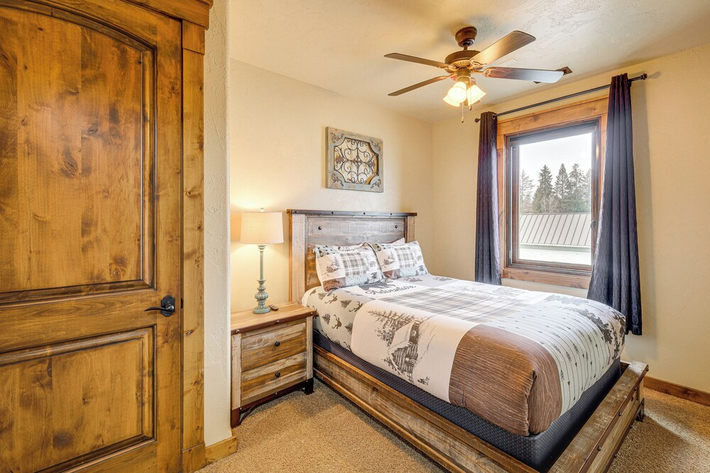 Walkable Condo in Dtwn Mccall! Lake View + Balcony