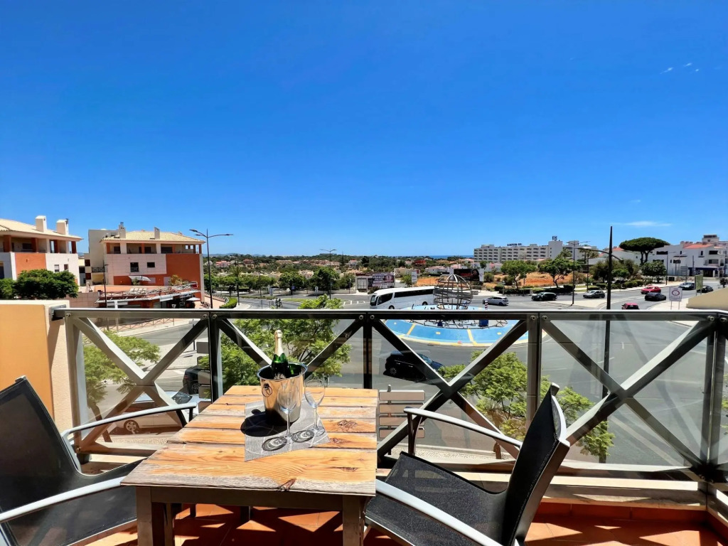 Albufeira Modern 2 by Homing