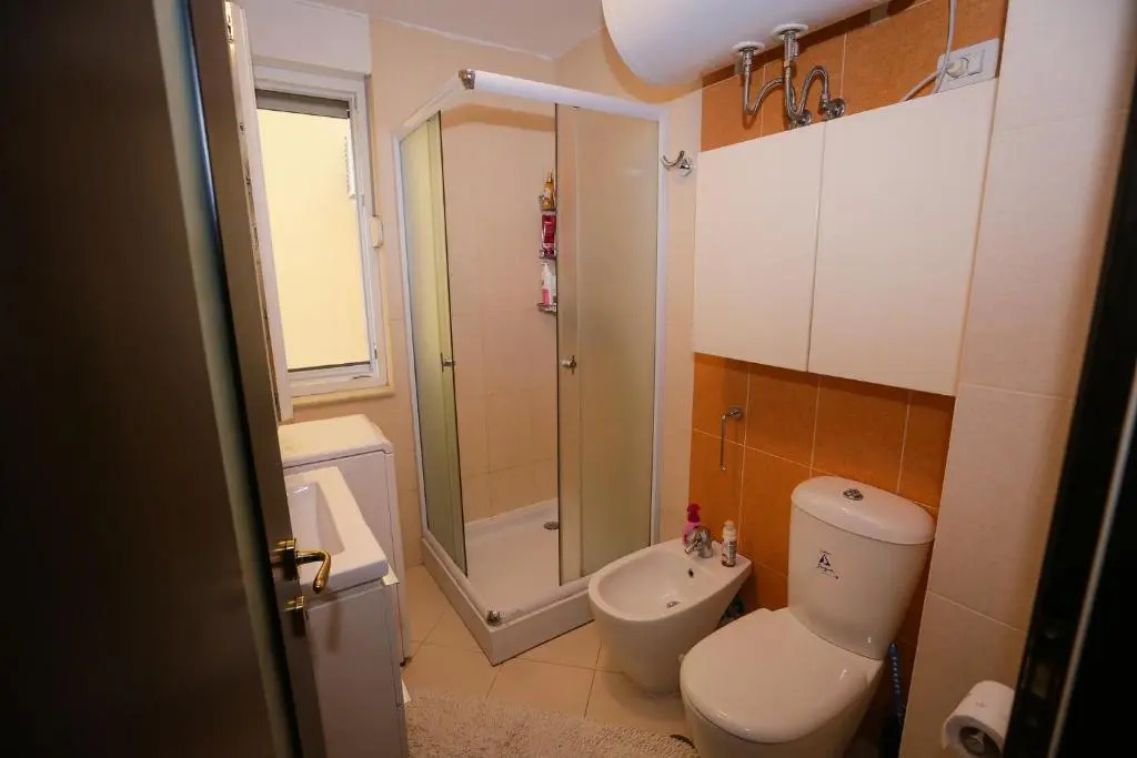 Pine-Tree Apt w/ Private Garden 50 m from the Sea