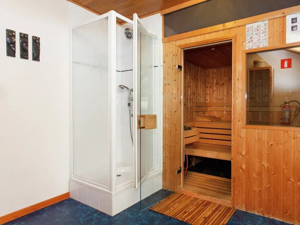 Group Getaway With Sauna