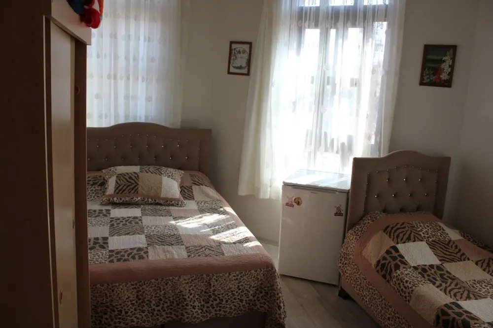 Urla Tarihi Han Otel