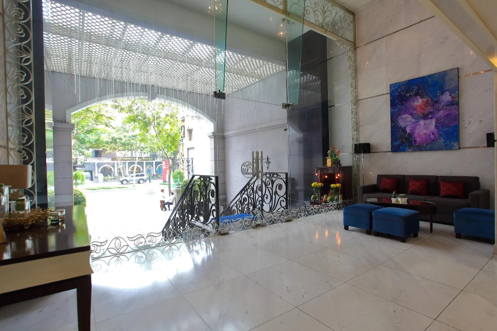 Iris Hotel